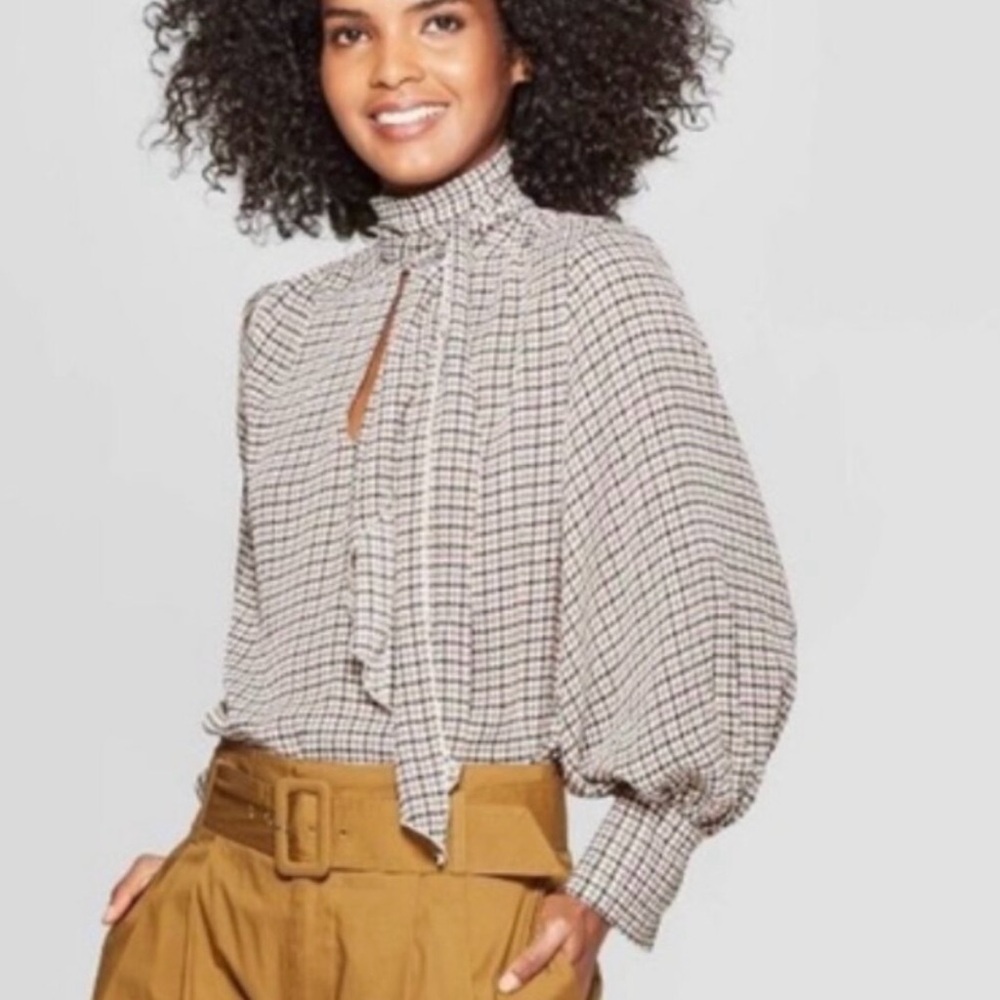 WHO WHAT WEAR Houndstooth High-Neck Blouse